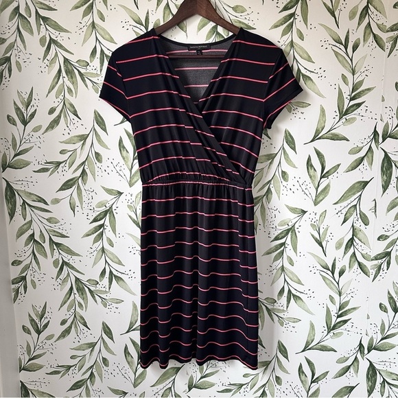 Banana Republic Factory Dresses & Skirts - Banana Republic Dress. Petite Small. Black/Coral.